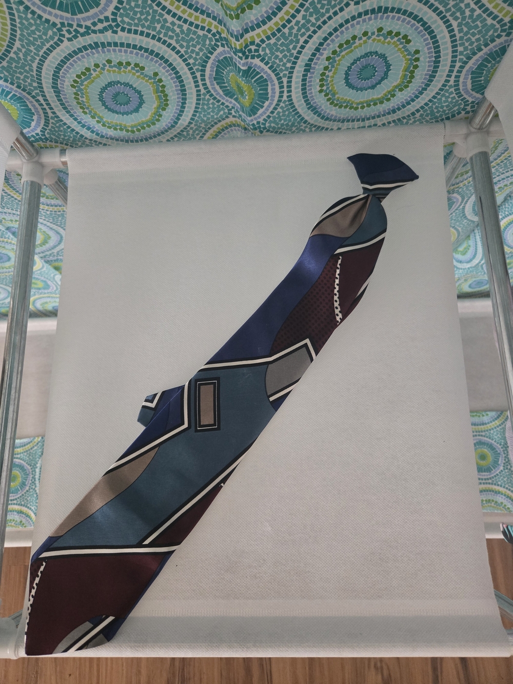 4/$15 Silk Geometric Skinny Scarf — Teal, Navy & Burgundy Clip On Vintage - Picture 2 of 5